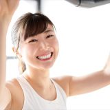 トレーニングをする女性